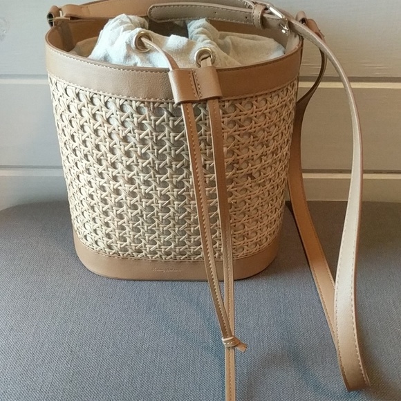 tommy bahama straw bucket bag